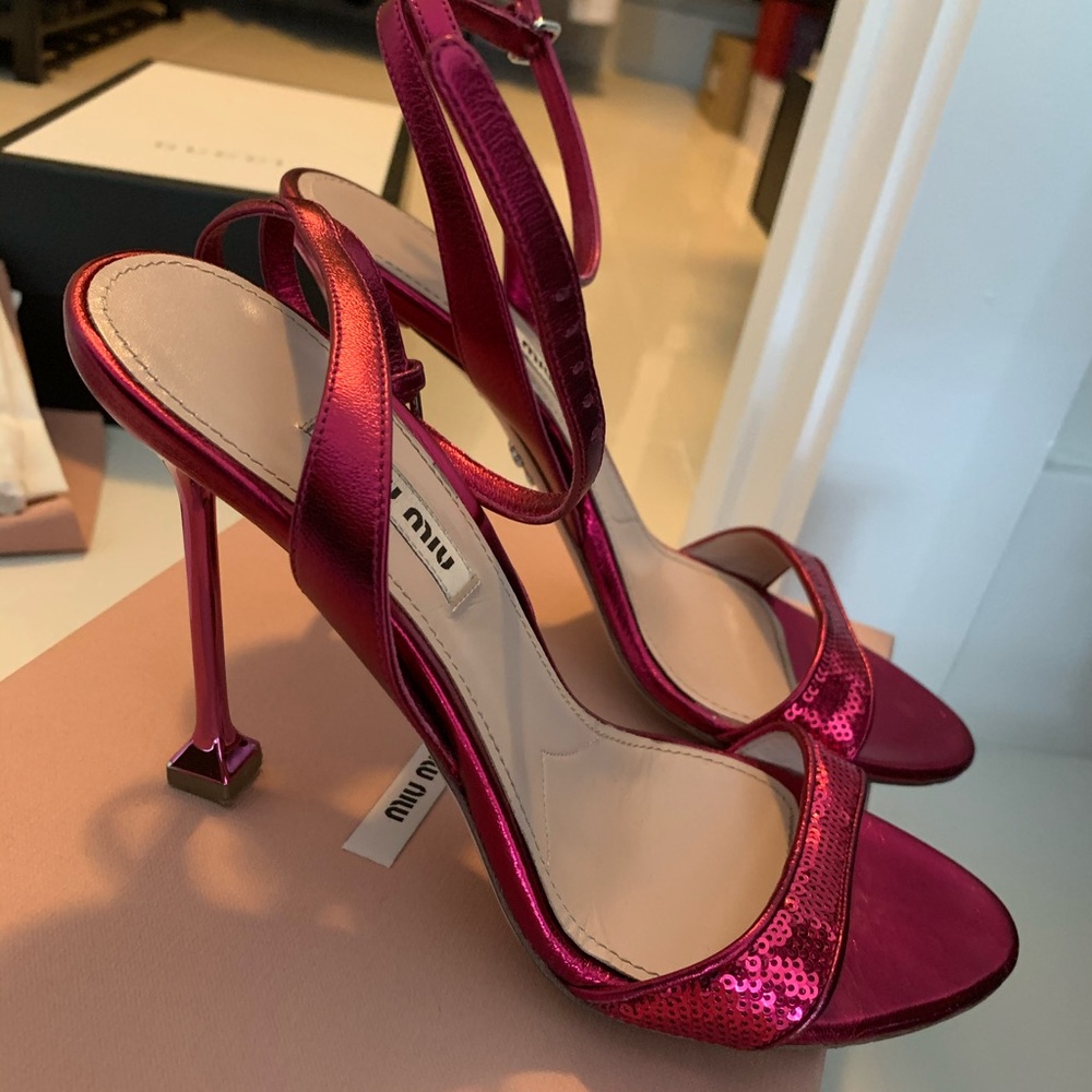 MIU MIU Fuchia sandals size 38.5